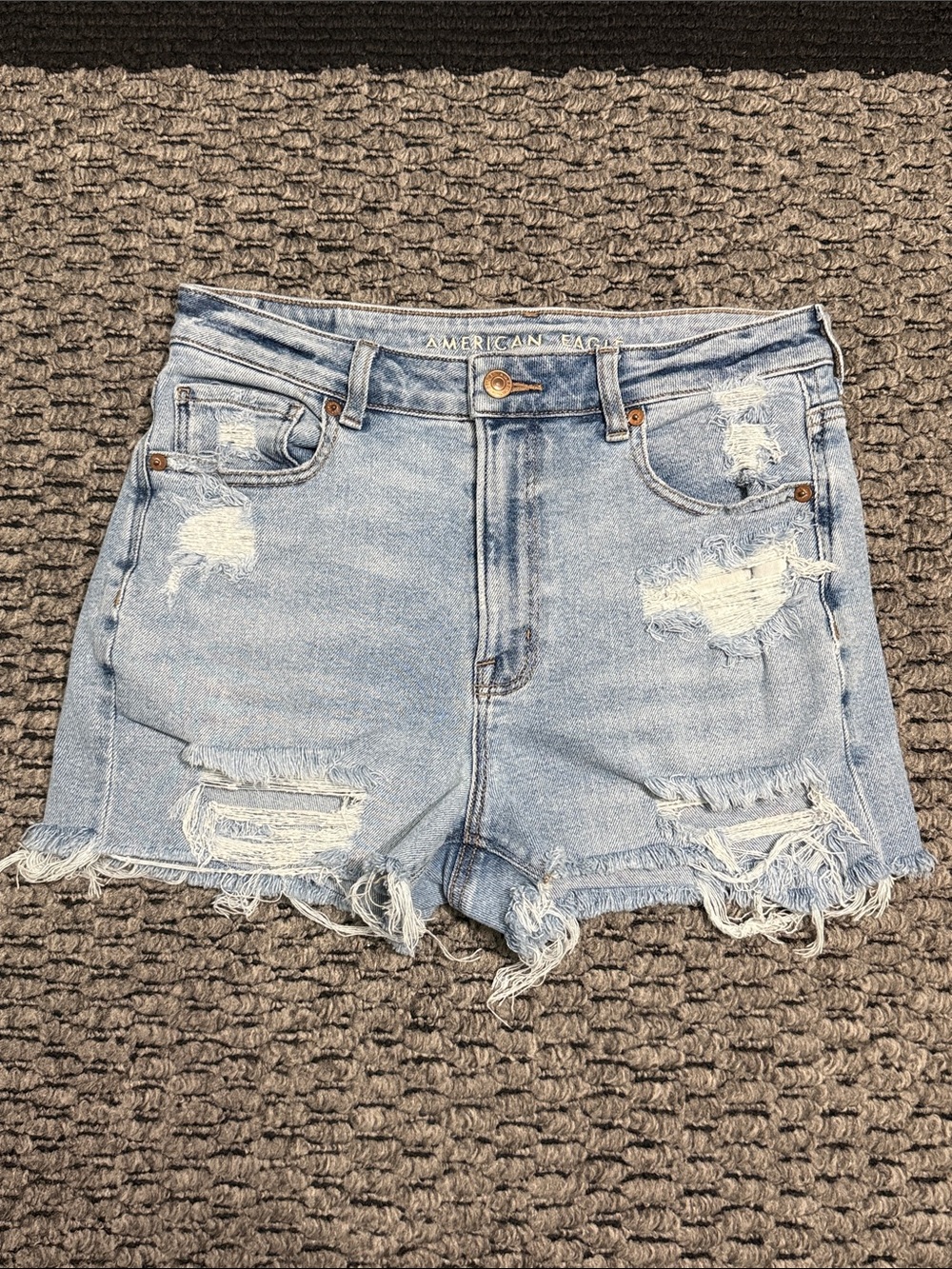 American Eagle Cutoff Denim Shorts Women’s Sz 6 Distressed Casual Grunge